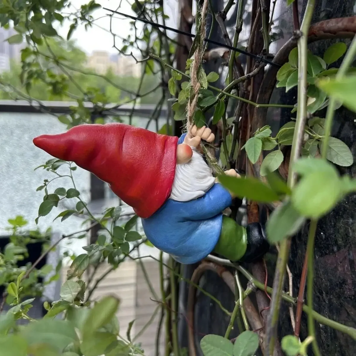 Cute Resin Gnome Pendant for Hanging Cup, Flower Pot, and Home Decor,Flower Pot Landscape Decoration, Outdoor Garden Decora - Image 4