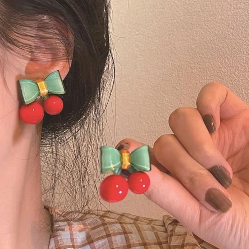 

Зажимы для ушей Cherry Зажимы для ушей Cherry из акрилового материала подходят для модных нарядов H9ED