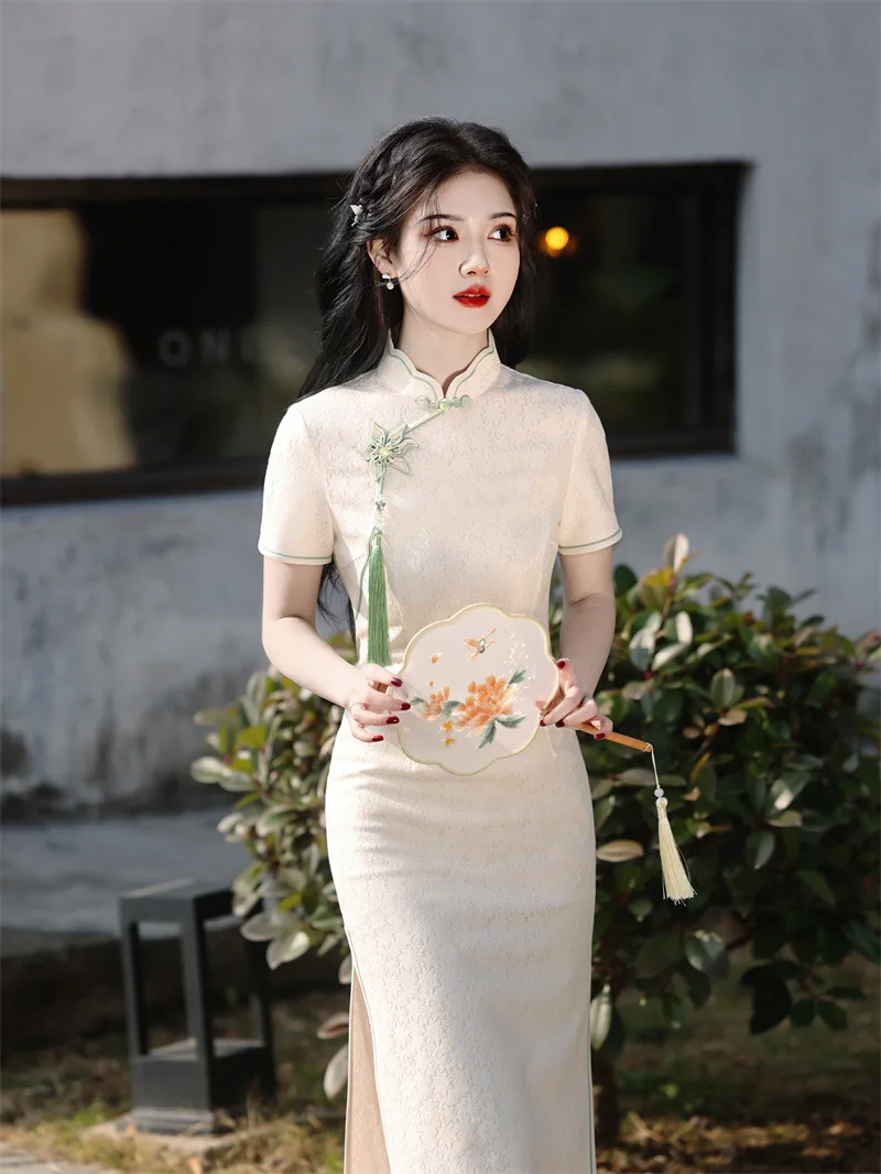 

Spring/Summer New Lace Mid length Qipao Solid Color Slim Art Retro Dress Mandarin Collar Cheongsam