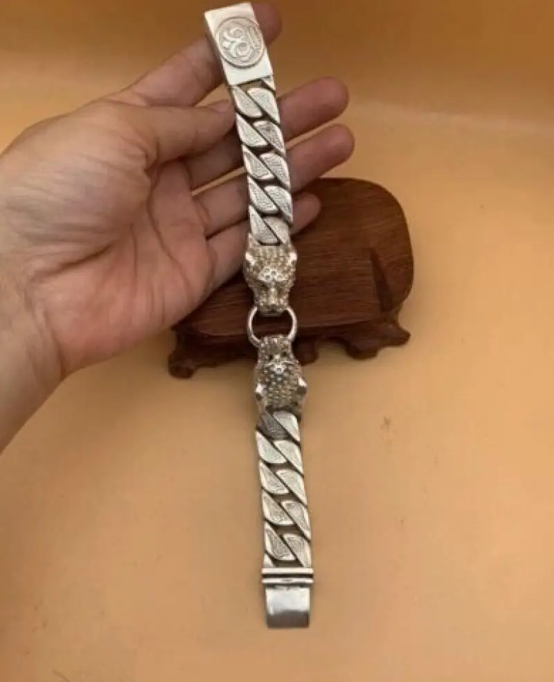 Asian Chinese Old Miao Silver Hand Cast Statue Bracciale Jewel Cool Gift