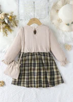 2 pièces filles pâte frite torsions couture plaid faux deux col rond robes à manches longues avec des sacs, adapté pour l'automne et l'hiver 2