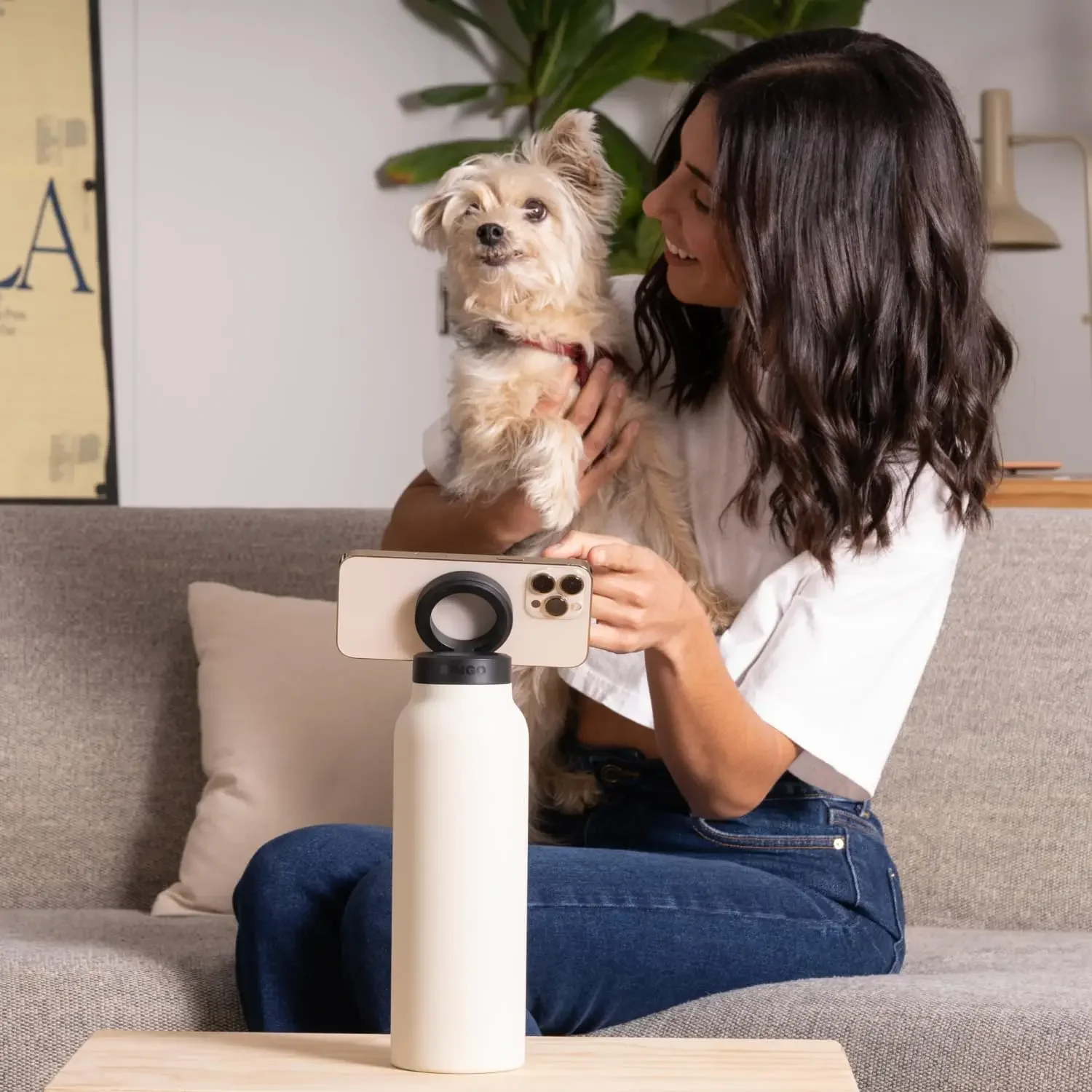 2024 720ml Unique Magnet Water Bottle 304 Stainless Steel Insulated Magsafe Water Bottle with Magnetic Cell Phone Holder view 6