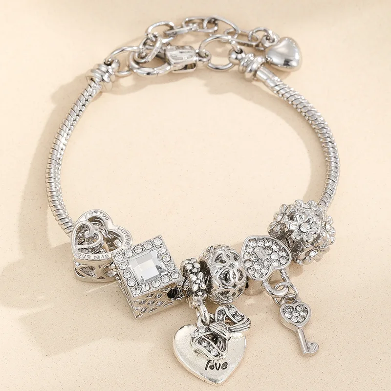 1PC Women's Fashion Multi Element Beaded Love Pan Family