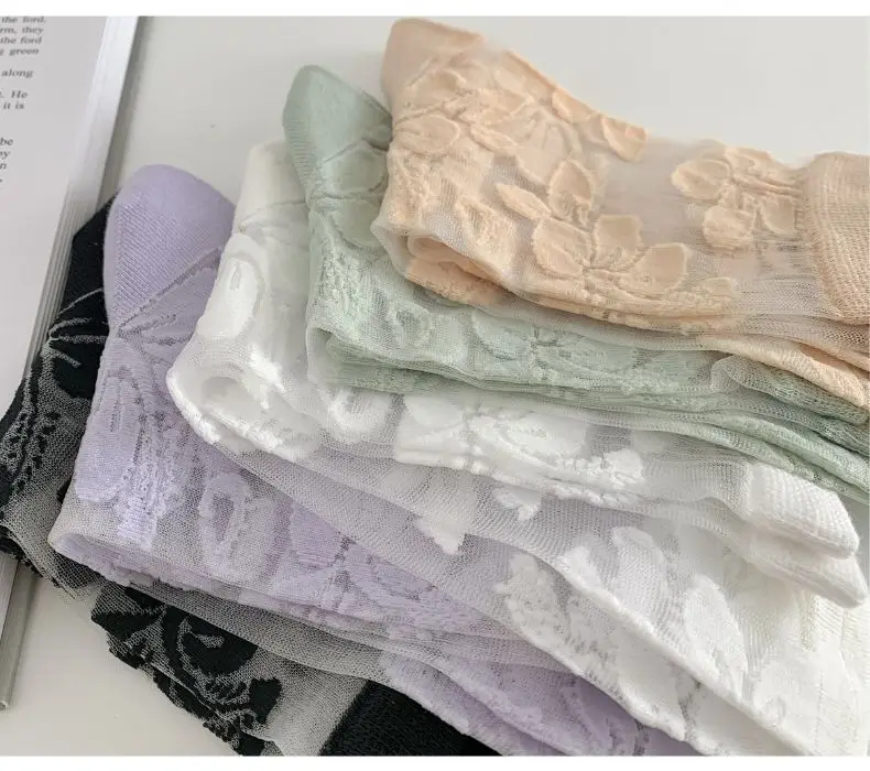 Frauen Socken Frühling Sommer Dünne Baumwolle Socken Spitze Blume Seide Fee Strümpfe Ausgehöhlt Atmungsaktive Mode Socken Großhandel – Detail 2