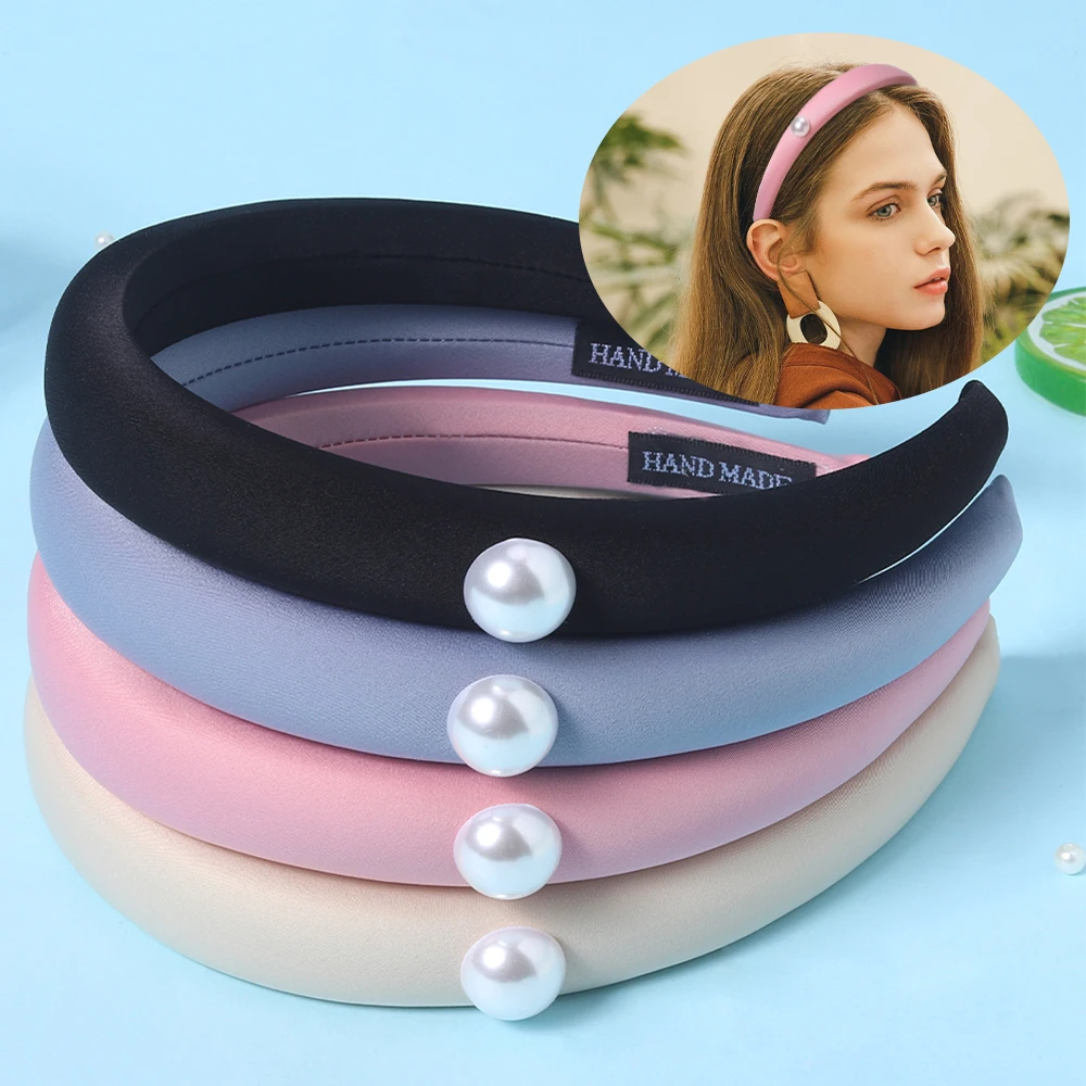 2023New 2cm Satin Sponge Pearl Hair Band for Women Luxury Brand Wide Edge Hair Band Girls Headwear Gift Party Hair Accessories 2023new plaid hairbands for women girls hairbands elegant solid color head hoop wide headband elastic headdress hair accessories