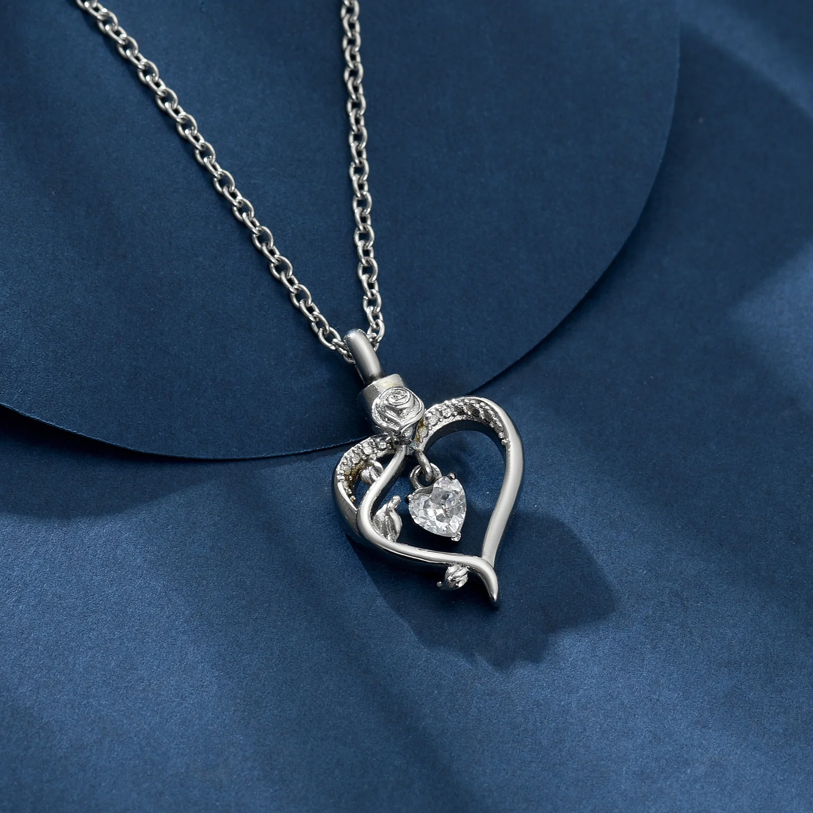 Cremation Ashes Jewelry Hollow Heart With Crystal Pendant Urns Necklace Elegant Girl Gift Memorial Keepsake Stainless Steel