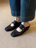 Sabots Tressés de Plage pour Femmes Mules en Cuir Sandales à Talon Compensé Moyen Chaussons Rétro Bout Fermé Chaussures d'Été Élégantes Diapositive Confort 2