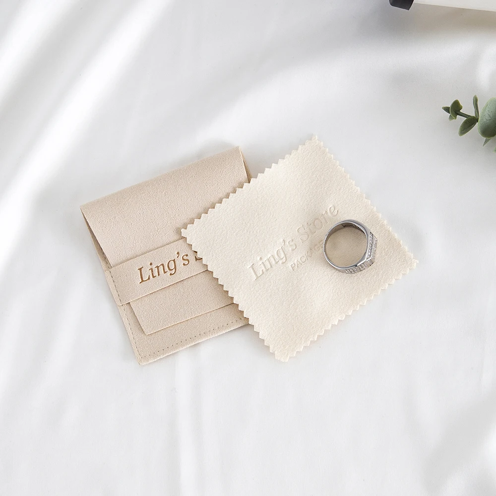 Personalisierte Logo-Schmuckorganizer-Tasche 8x8cm aus Mikrofaser mit 8x8cm Silberpoliertuch für Ohrringe, Ringe und Ohrstecker – Detail 6