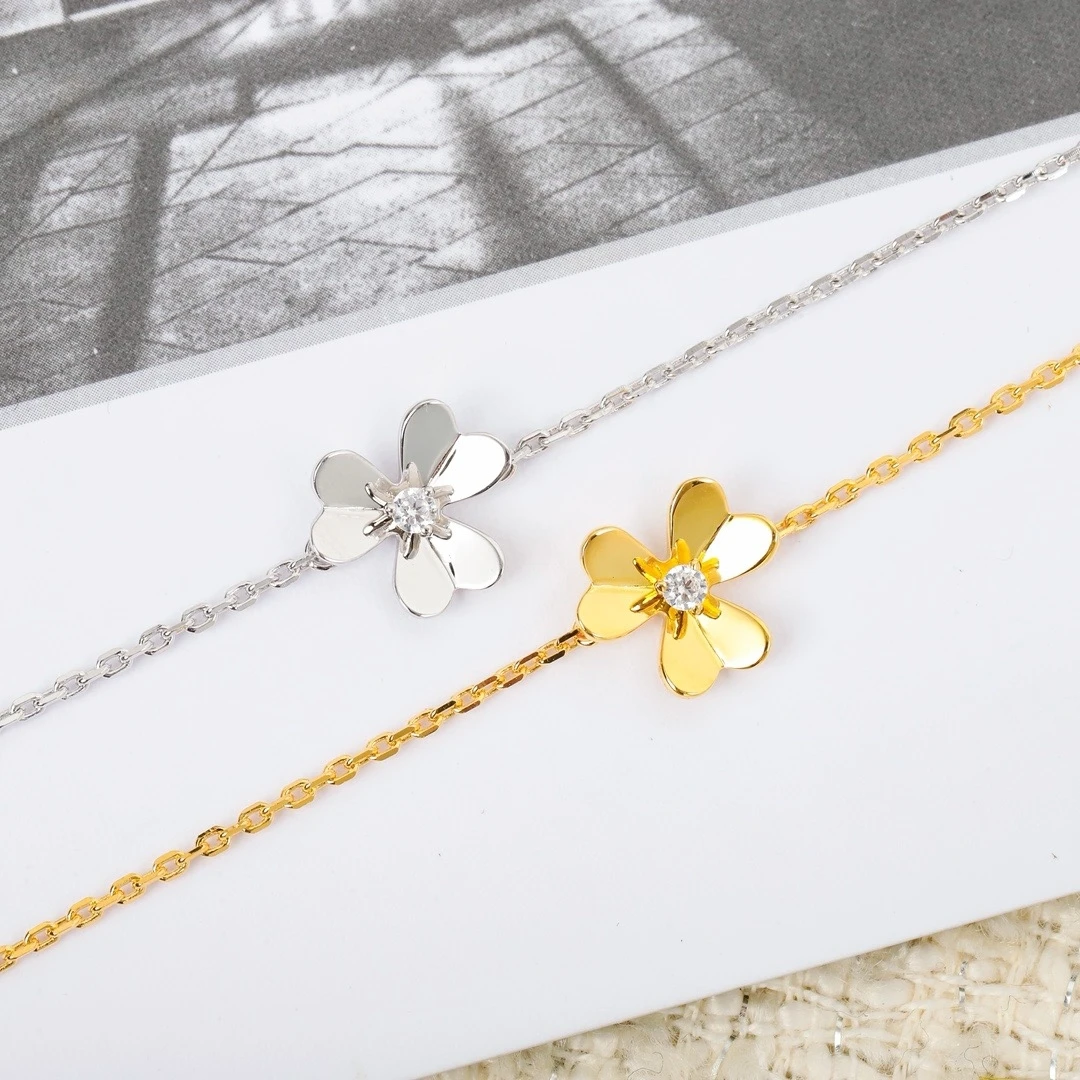 

Hot selling 925 sterling silver single diamond mini clover bracelet classic fashion brand banquet minimalist jewelry