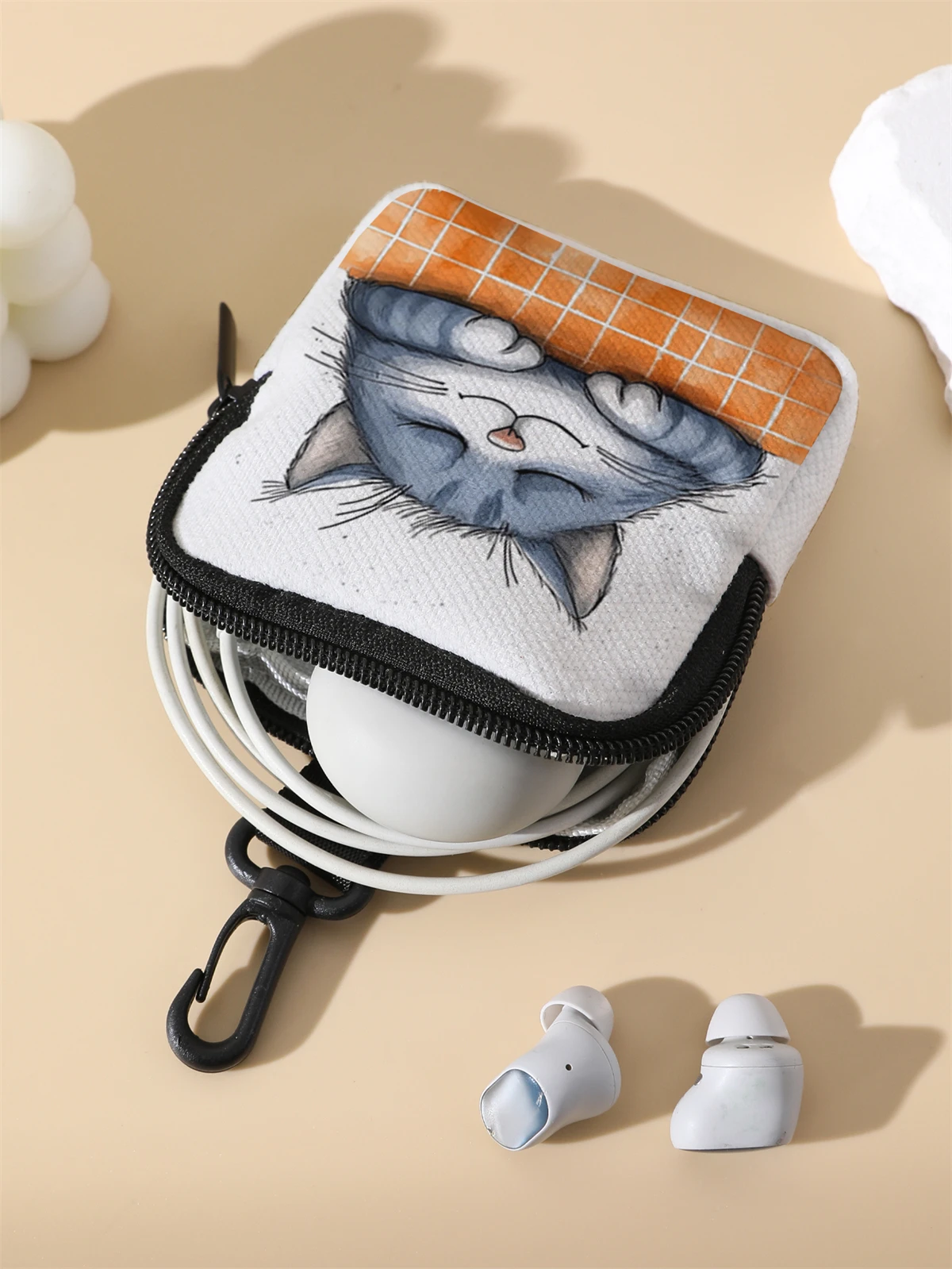 Large capacity coin wallets with cat patterns, digital printed wallets, and storage bags are ideal choices for gift giving