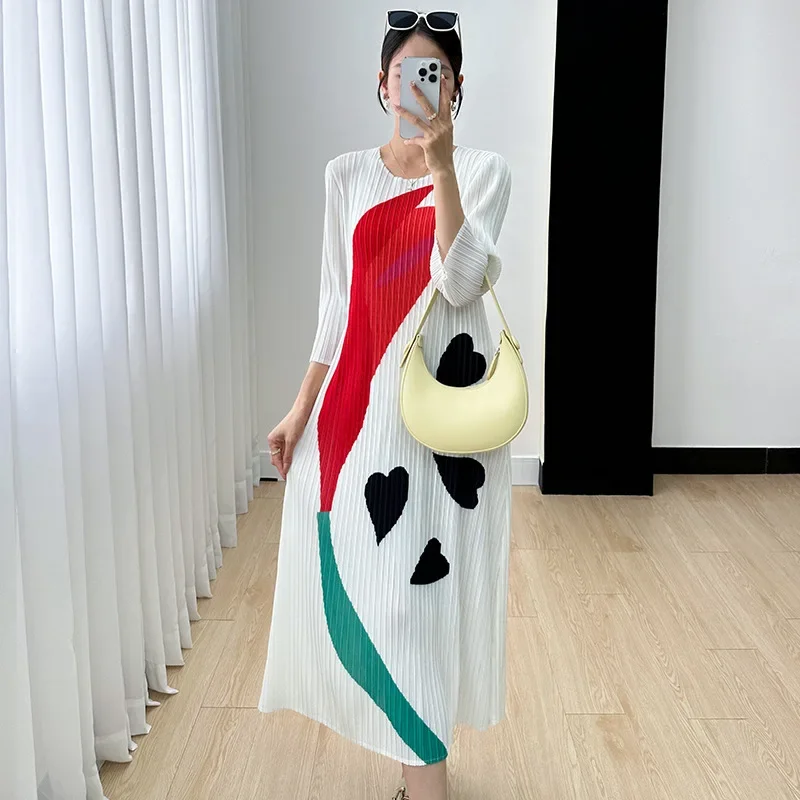 

Miyake Pleated Dress for Women 2023 Autumn New Fashion Versatile Commuting Simple Fashion O-neck 4/3 Sleeve Mid-length Dresses