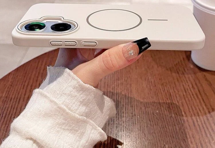Sleek Magnetic Wireless Charging Protective Back Cover