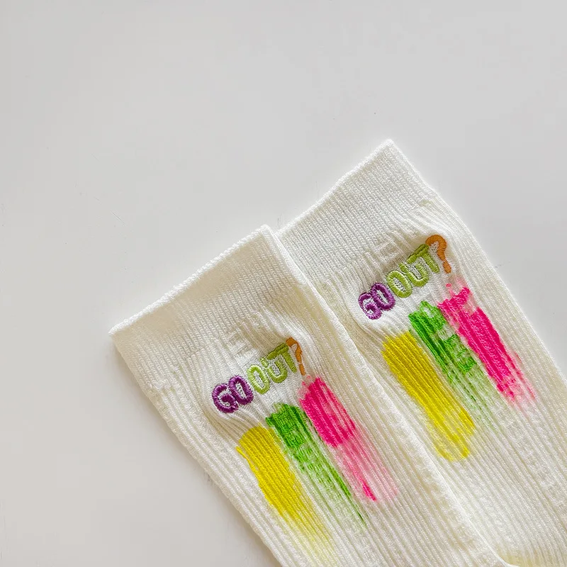 Рисунок 6 - Модные хлопковые носки с вышивкой