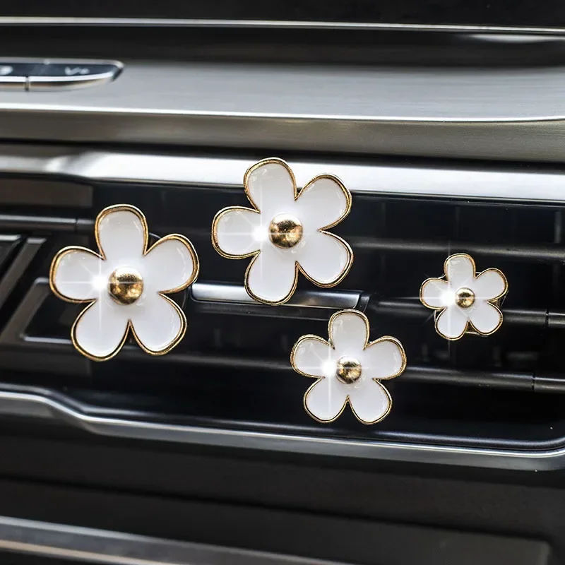 Car Air Freshener 4Pcs/Set Car Outlet Vent Perfume Clips Conditioning Aromatherapy Interior Decoration