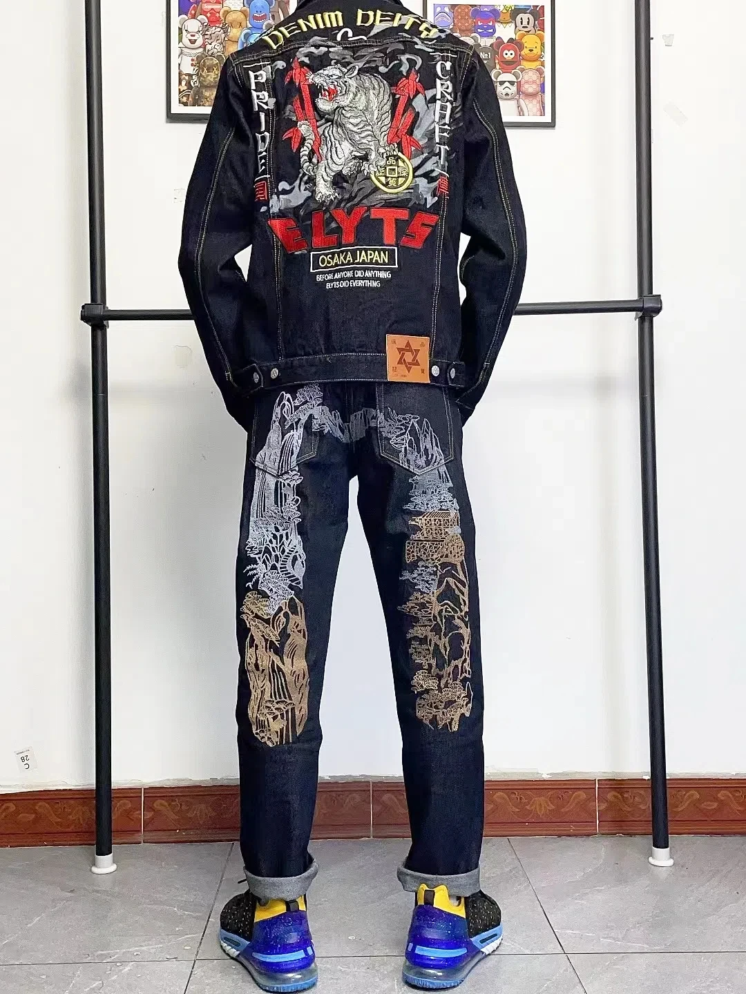 Y2K 34×35 EVISU 襤褸 大黒 水色ペンキ travis Floral Print and Rhinestone Logo Oversized T-shirt – EVISU
