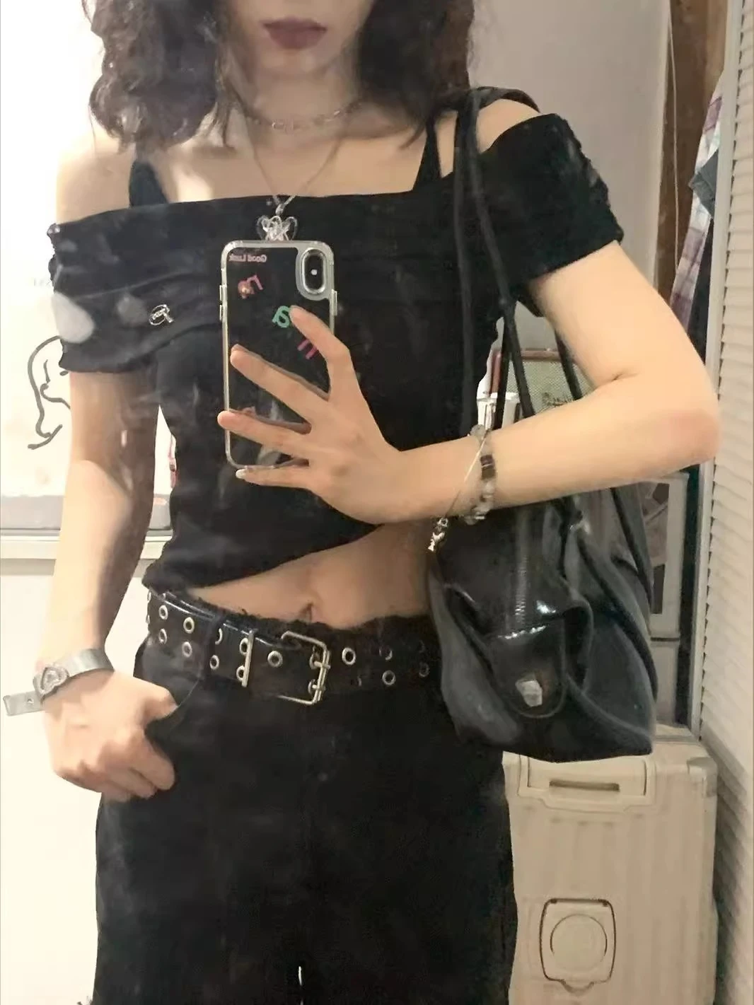 

Black short T-shirt female spring design ladies top one-shoulder Slim short-sleeved halter matchy-matchy top ins tide