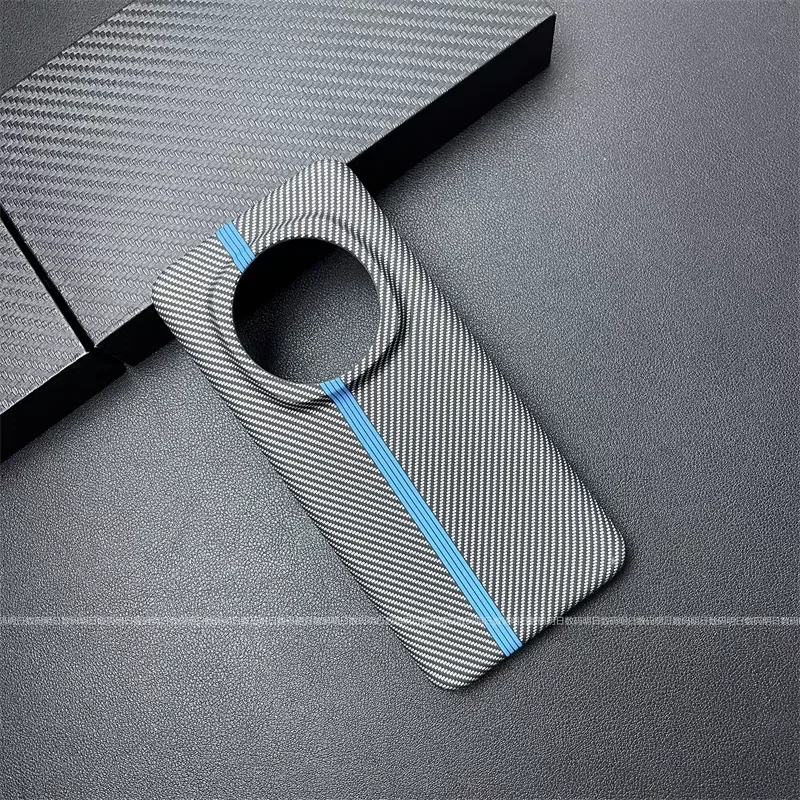 Sleek Carbon Fiber Protective Back Cover