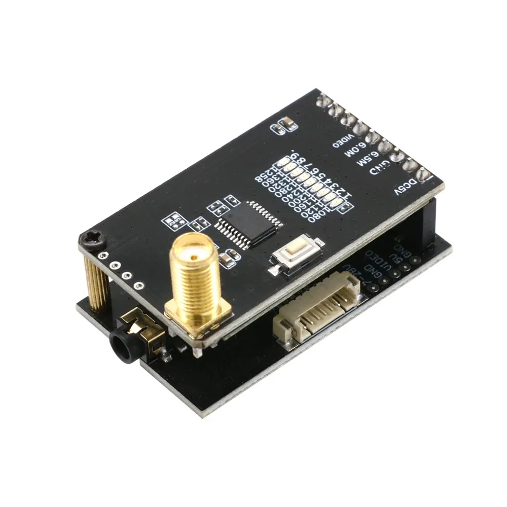 Récepteur VRX double antenne posé sur une table, prêt pour montage sur drone FPV
