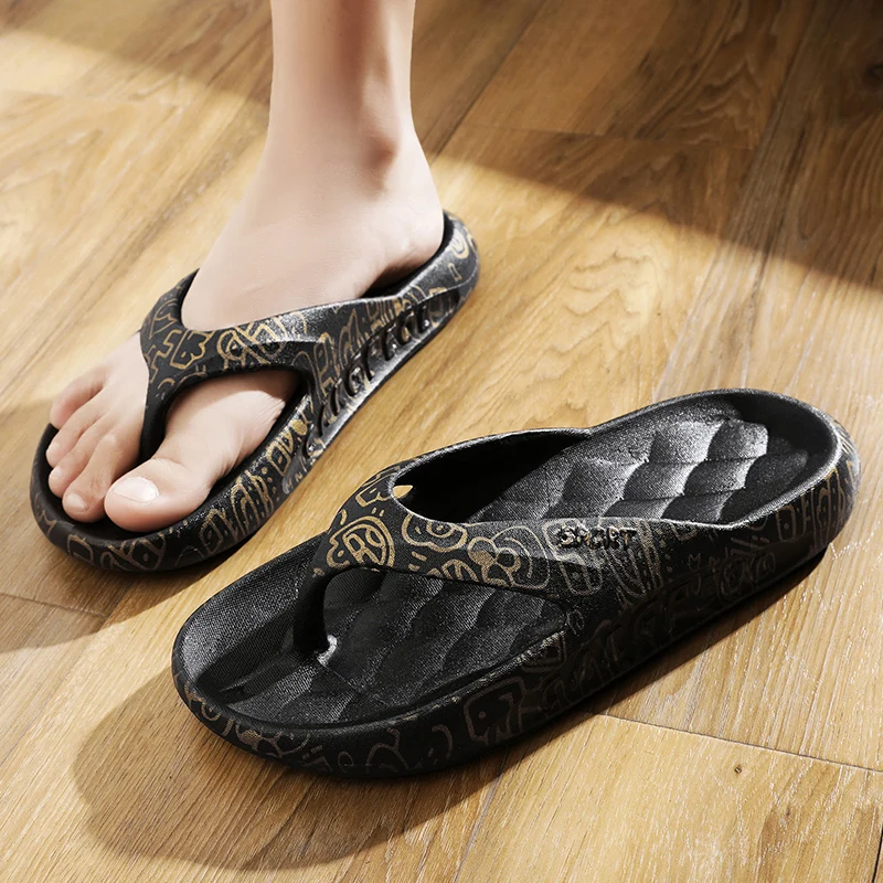 Summer Men's Herringbone Slippers Outdoor Anti-skid Wear-resistant Luxury Sandals Home Bathroom Flat Bottom Soft and Comfortable