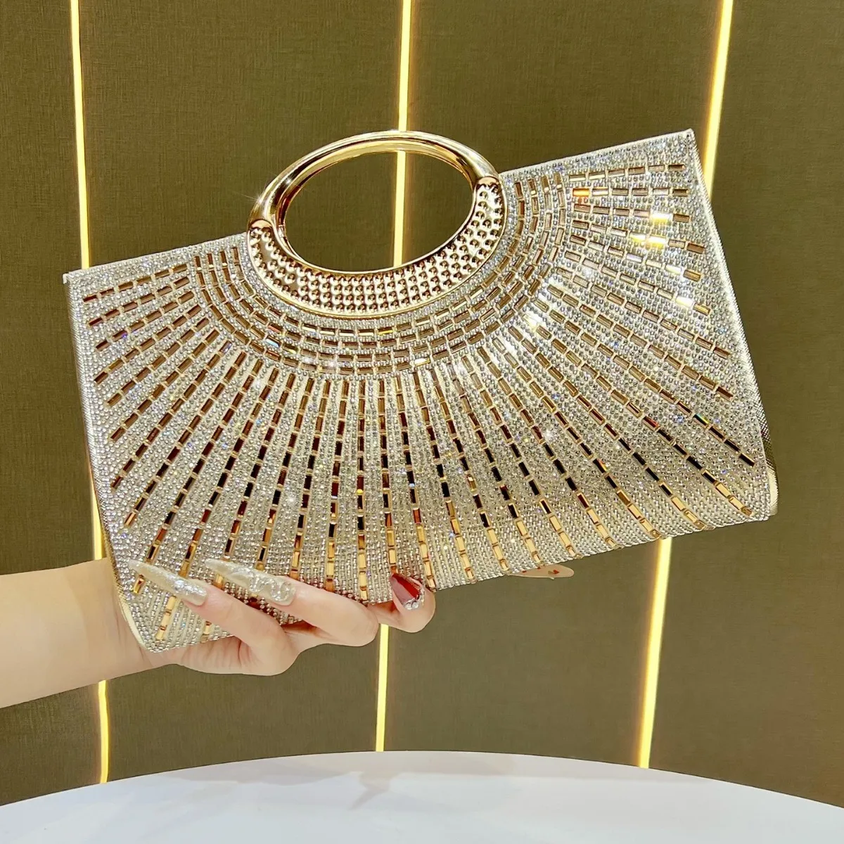 Pochette rétro ornée de diamants, sac à main de soirée luxueux et tendance avec bandoulière chaîne, élégant sac bandoulière pour femme_voghion.com