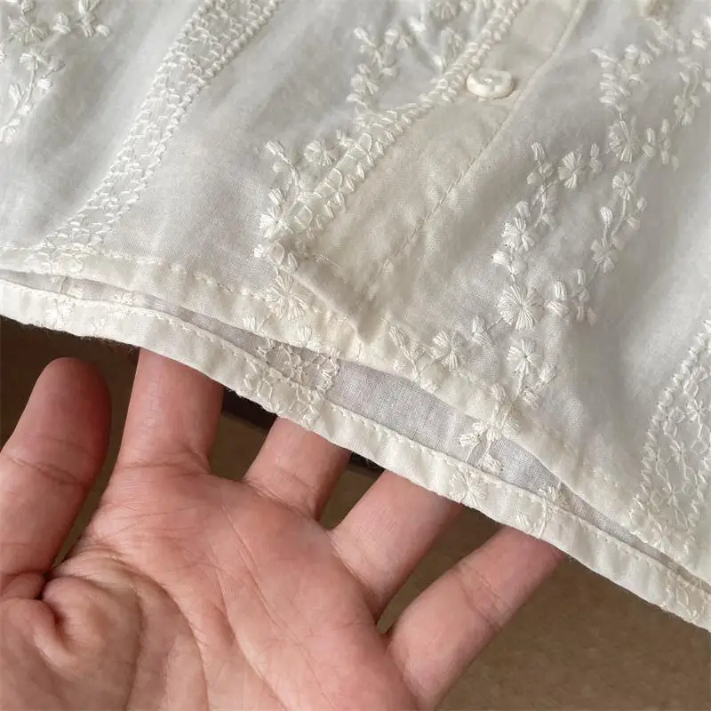 Kids Gilrs Lace Blouses New Baby Girls Cute Beige Undershirts Spring Autumn Tthin Tops Peter Pan Collar Princess Tops