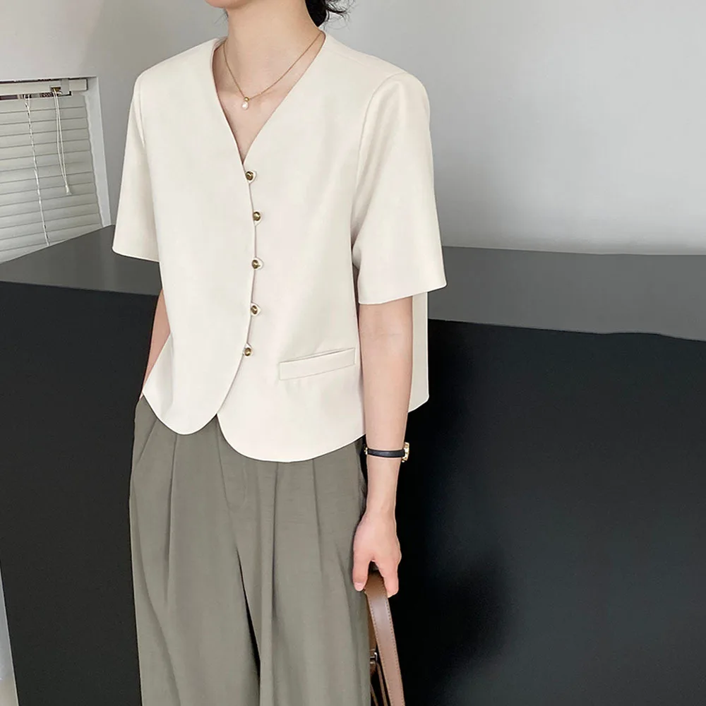 

Summer Short Sleeve Suits Jackets Women Fashion Design Sense Solid Coat Tops Ladies Chic Irregular Metal Button V-Neck Blazers