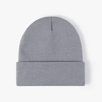 Зимняя вязаная шапка с принтом логотипа, сохраняющая тепло, холодная шапка унисекс, однотонная шапка в стиле хип-хоп, вязаная крючком шапка с черепом — изображение 4