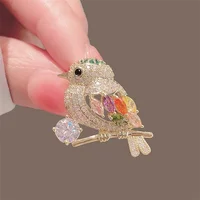Lovely Birds Butterfly Bee Brooch For Women Pearl Rhinestone Trendy Animal Jewelry Coat Dress Lapel Pins Wedding Party Gifts 2