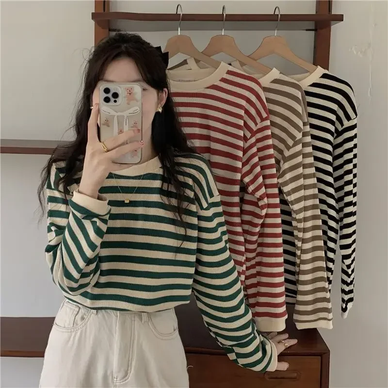 

Long-sleeved shoulder striped T-shirt women's autumn sweater knitted bottoming shirt design sense niche small loose top