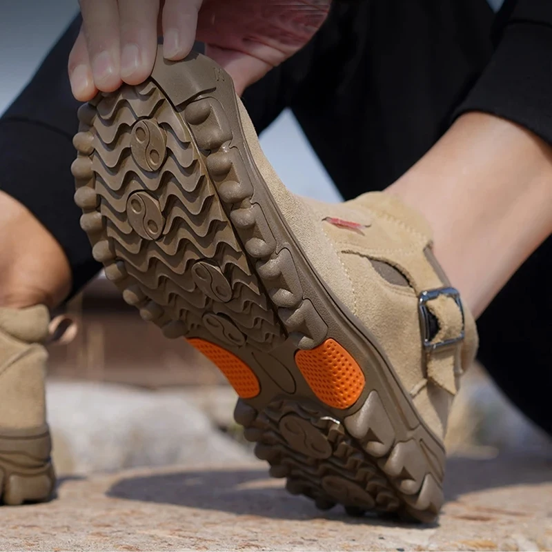 Рисунок 6 - Безопасные рабочие кроссовки со стальным носком