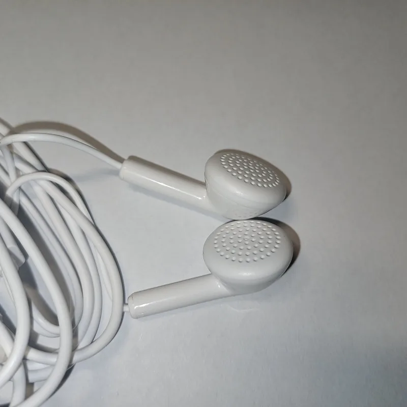 mai 6  3.5mm Headphone Universal Earphones With Mic Wired Line Earbuds For Xiaomi Huawei Samsung Phones Drive-by-wire 4