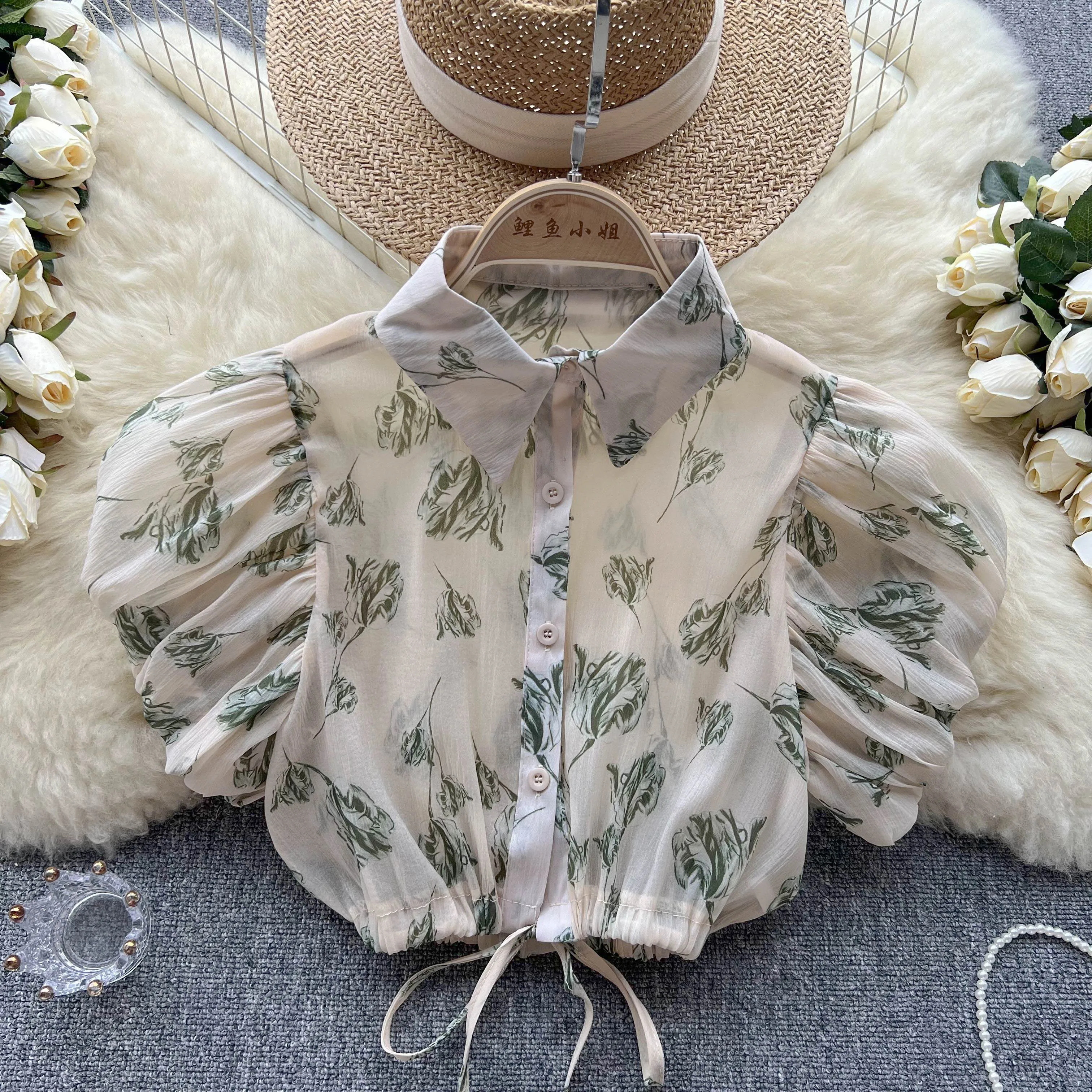 

Summer French Vintage Bubble Sleeve Top Design Sense Lace up Waist Fragmented Flower Polo Neck Bubble Sleeve Short Shirt