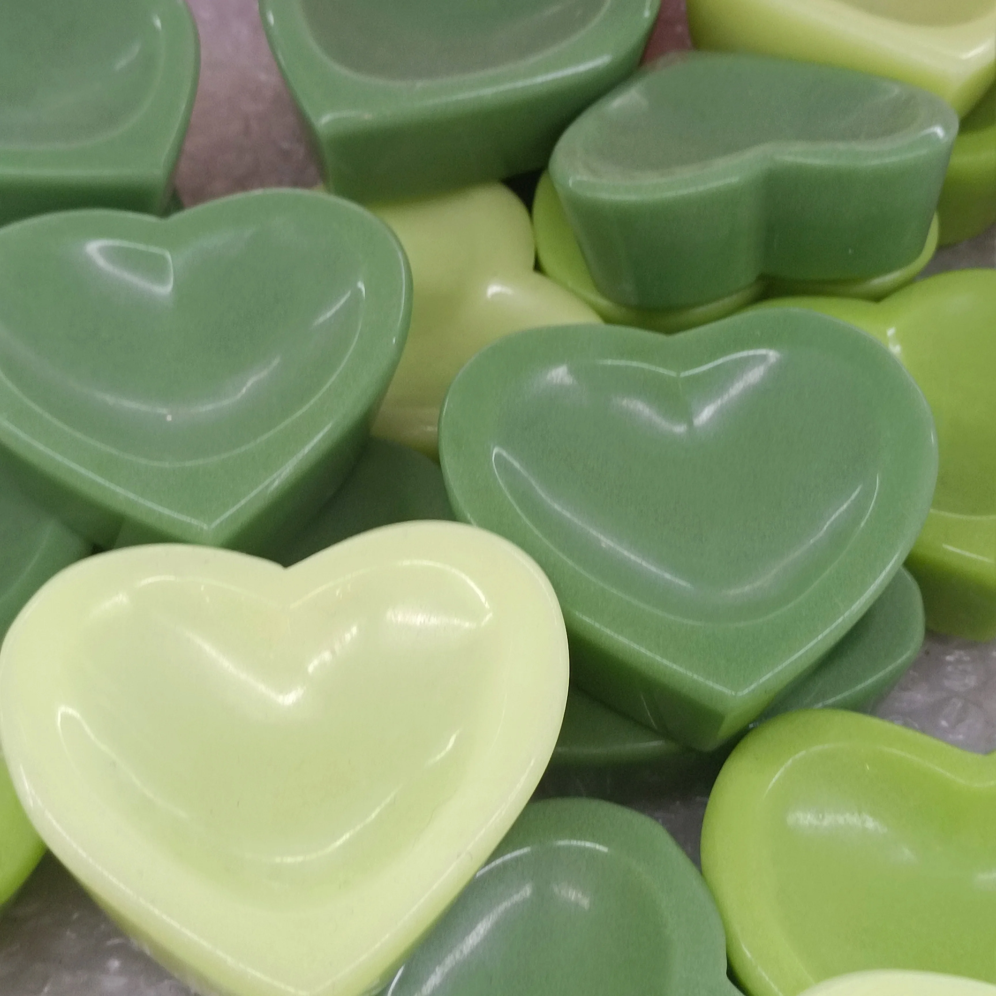 

1 шт., флуоресцентный светящийся камень с натуральными кристаллами, 8 см