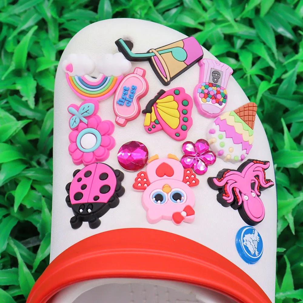 

Mix 50PCS PVC Cartoon Croc Charms Pig Ice Cream Butterfly Rainbow Flower Octopus Drink Buckle Clog Sandals Shoes Decoration