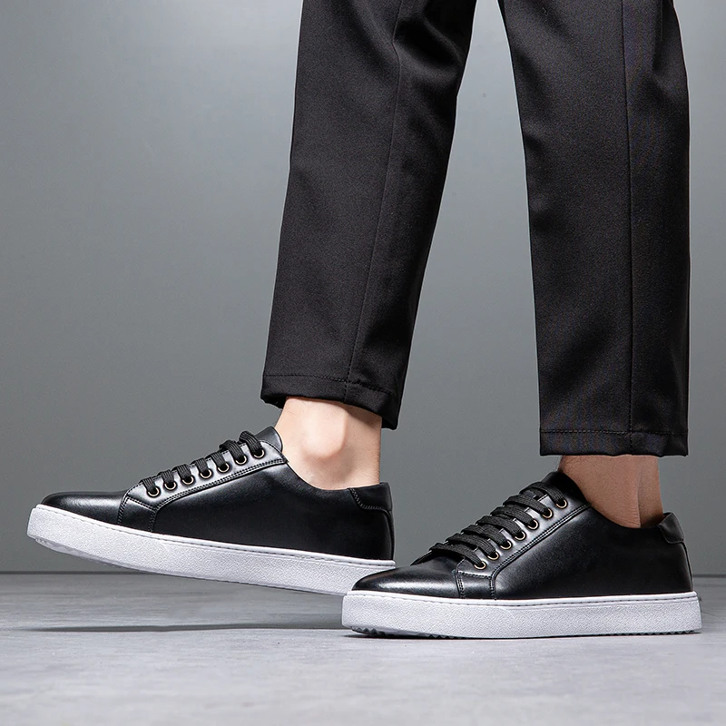 New Men Casual Sports Vulcanized Shoes Comfortable Fashionable Flat Heeled Leather Shoes Outdoor Driving Travel Brand Shoes Men 6