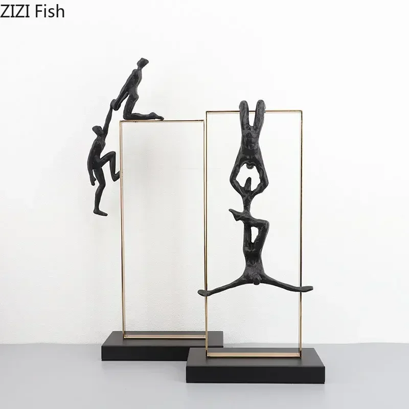 3 grandi trio di uomini in bronzo che si arrampicano in discesa in discesa, da appendere, statuine da appendere alla parete, in resina e metallo, da appendere su filo (oro rosa