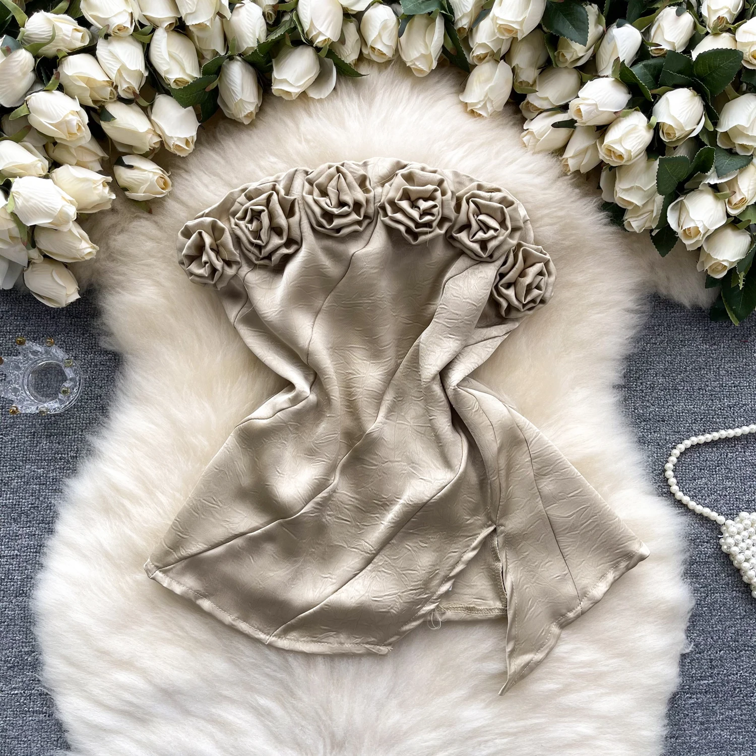 

Женская пикантная блузка Clothland без бретелек с цветами, короткий Стильный укороченный топ с эластичной спинкой, белая черная шикарная рубашка, женская блузка WA242