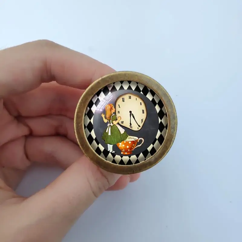 Alice no País das Maravilhas Cabinet Knobs Dresser Botões Mobiliário Abobadado Vidro Puxar Cabochão