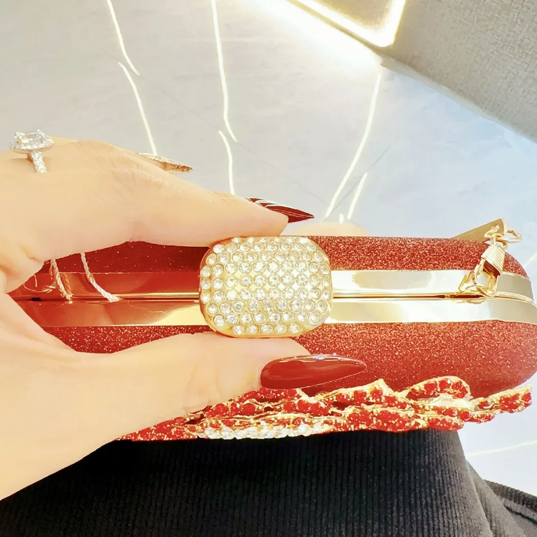 Рисунок 4 - Модная Роскошная вечерняя сумочка с бриллиантами