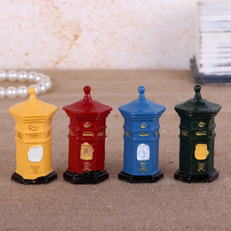 

4Pcs Creative Christmas Statue Sculpture Craft Mailbox Resin Figurine Tabletop Bookshelf Birthday Home Decor Office Decoration