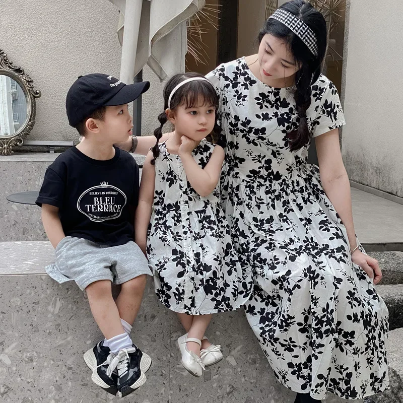 

Baby Girls Sleeveless Dresses for Women Clothes Mother and Daughter Matching Summer Korean Mom and Me One Piece Outfit 2024