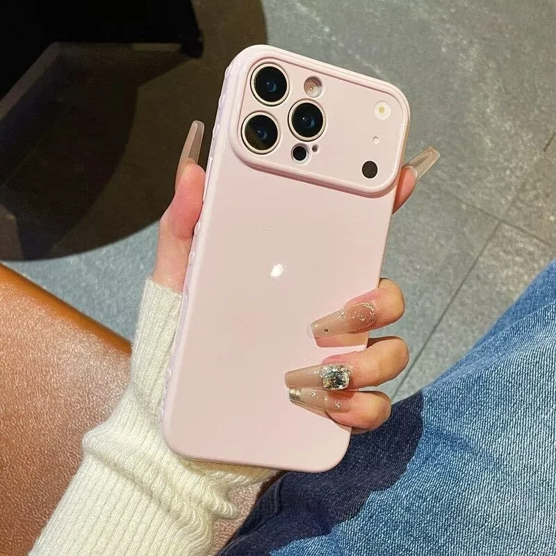 Heart-Shaped TPU Phone Case in Solid Color Silicone