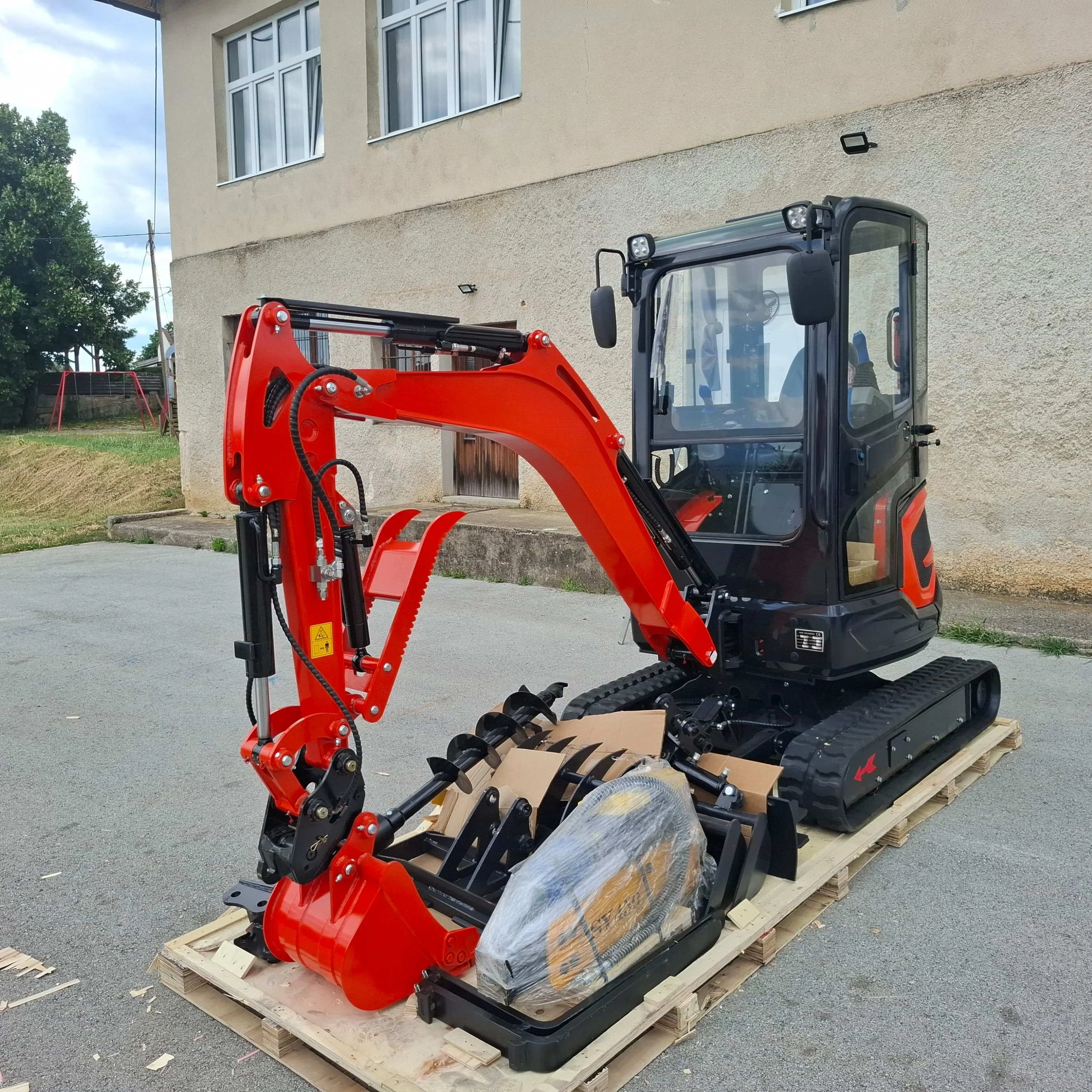 Kompakter Mini-Bagger 1,8 Tonnen Hydraulischer Raupenbagger EPA-Motor CE-Zertifiziert Dieselantrieb Gummiketten Pilotsteuerung Fabrikfertigung