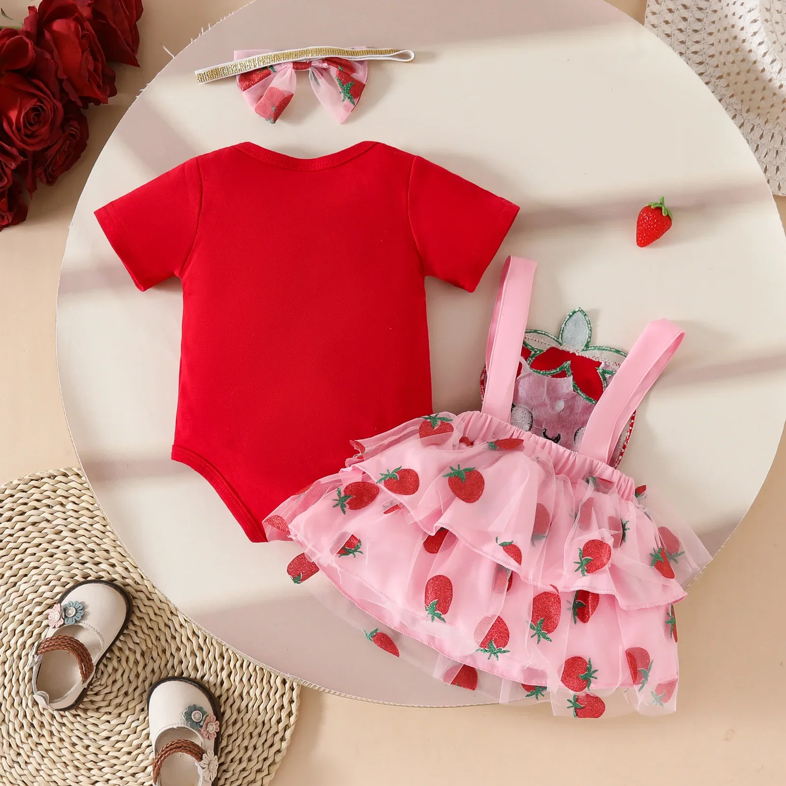Abbigliamento alla Moda per Bambine, Body Rosso + Vestito con Cuori e Fragole Cartoon, Set Estivo per Neonata - immagine 2