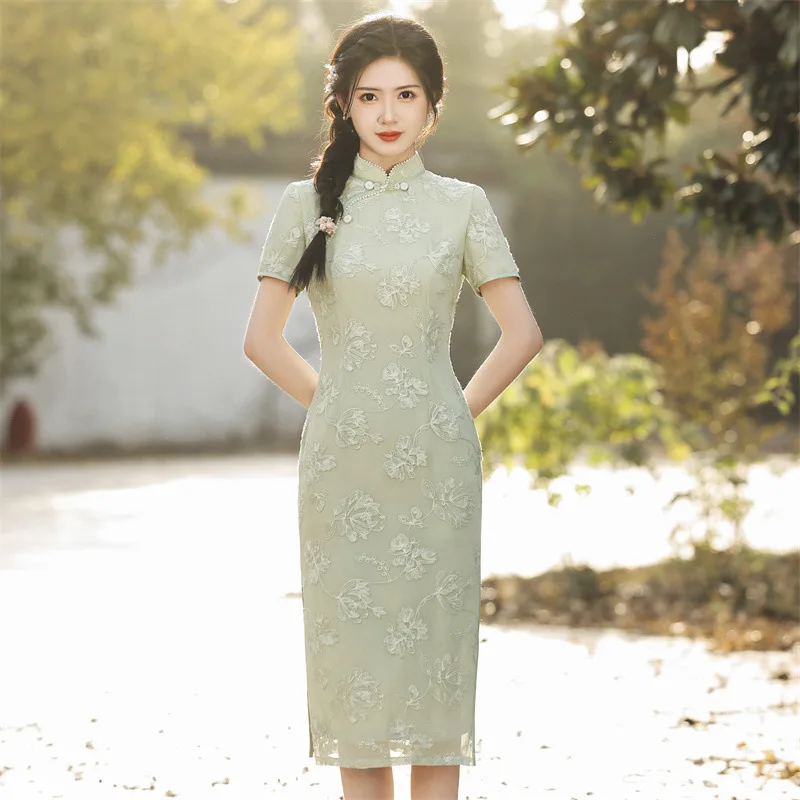 

Summer Retro Beaded Mandarin Collar Lace Embroidery Cheongsam Classic Elegant Short Sleeve Women's Qipao Daily Dress