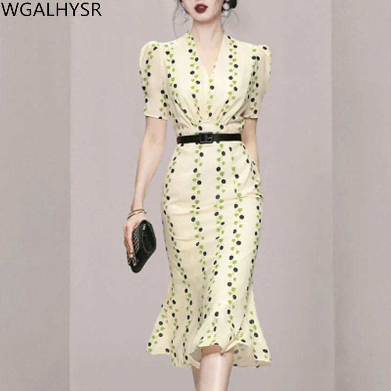 

Summer 2024 New Stylish Temperament Elegant V-Neck Fishtail Dresses Women Vintage Short Sleeve Print Dresses
