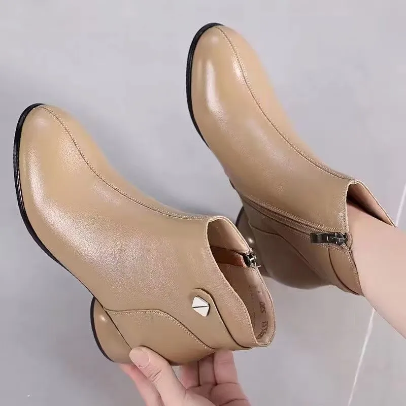 

Shoes Women's Fall/Winter 2023 New Solid Color Short Boots Soft Leather Boots Block Heel Round Toe Fashion Leather Boots
