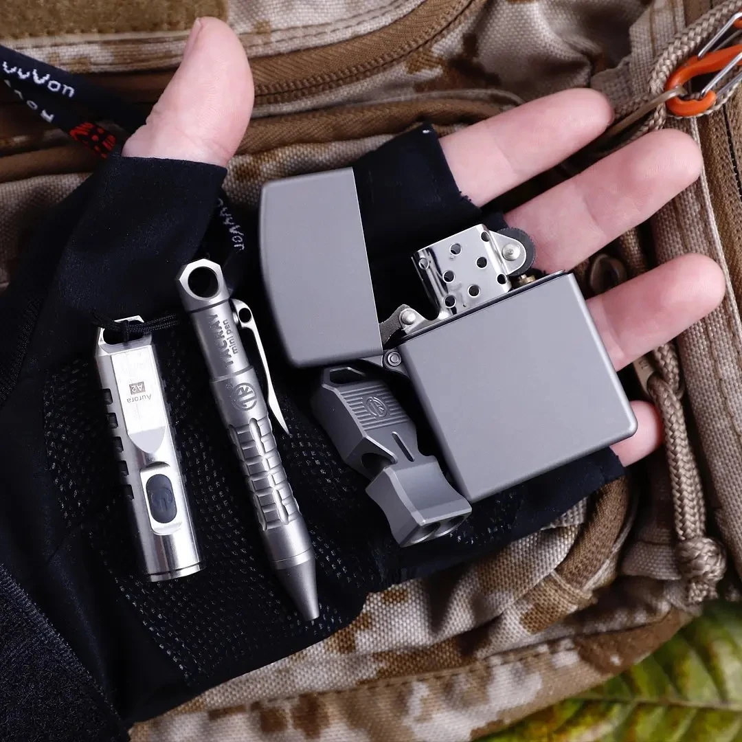 Titanium Alloy Mini Tactical Pen Bolt Action Mini Pen Multifunction Pocket EDC Pen Keychain Writing pen Window Breaking Tool