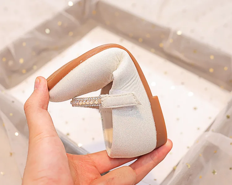 Neue weiche Strasssteine, glänzende einfarbige, einfache, rutschfeste Mädchen-Mary-Janes für Party, Hochzeit, Shows, niedliche Lederschuhe – Detail 18