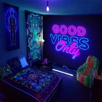 1 arazzo fluorescente con citazioni ispiratrici, arazzo a luce nera UV, arazzo decorativo per soggiorno e camera da letto 1